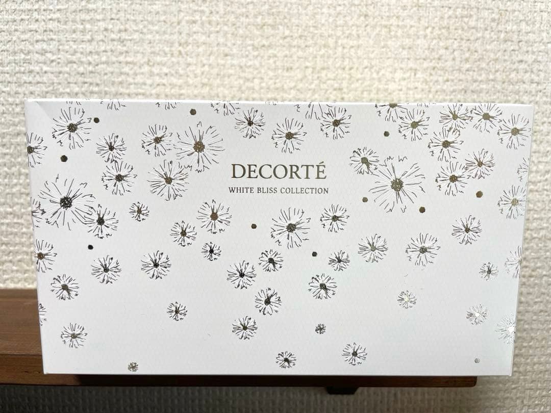 【新品未使用☆DECORTE 2024年クリスマスコフレ】