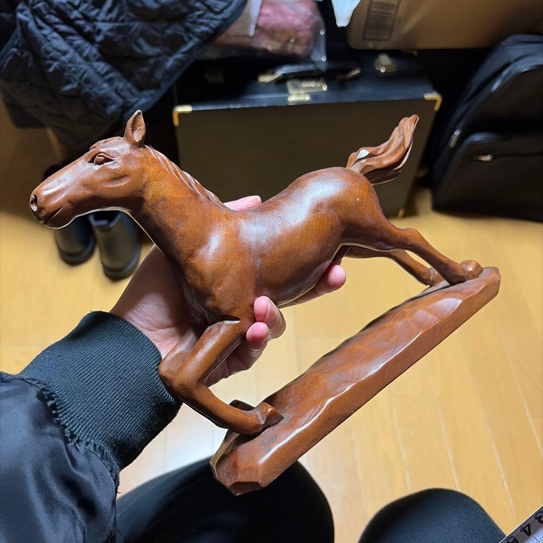 木製馬の置物 縦20cm よこ25cm