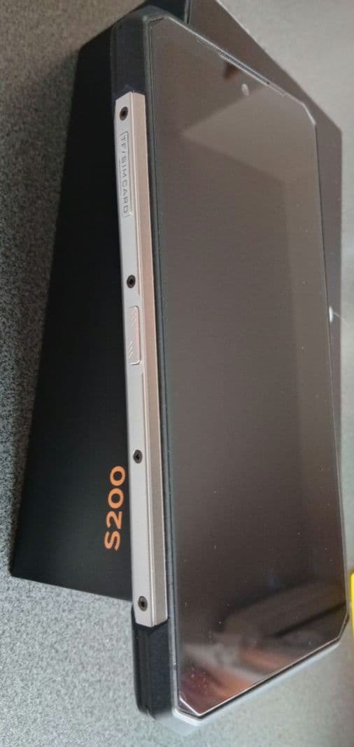DOOGEE S200 　　　　　　　　　　　32GBRAM 256GBROM