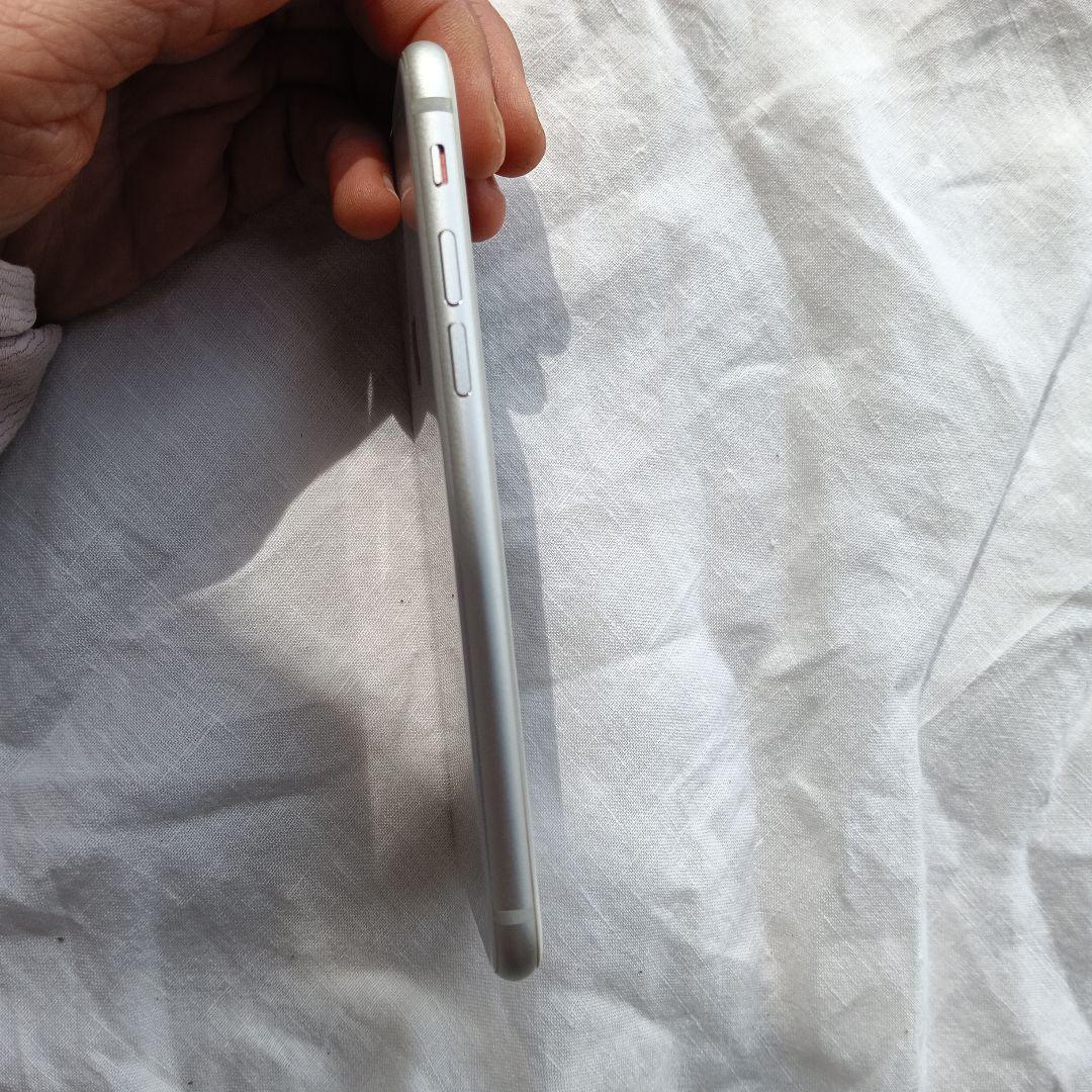 【バッテリー新品100%】SIMロックありiPhone8 64GB シルバー