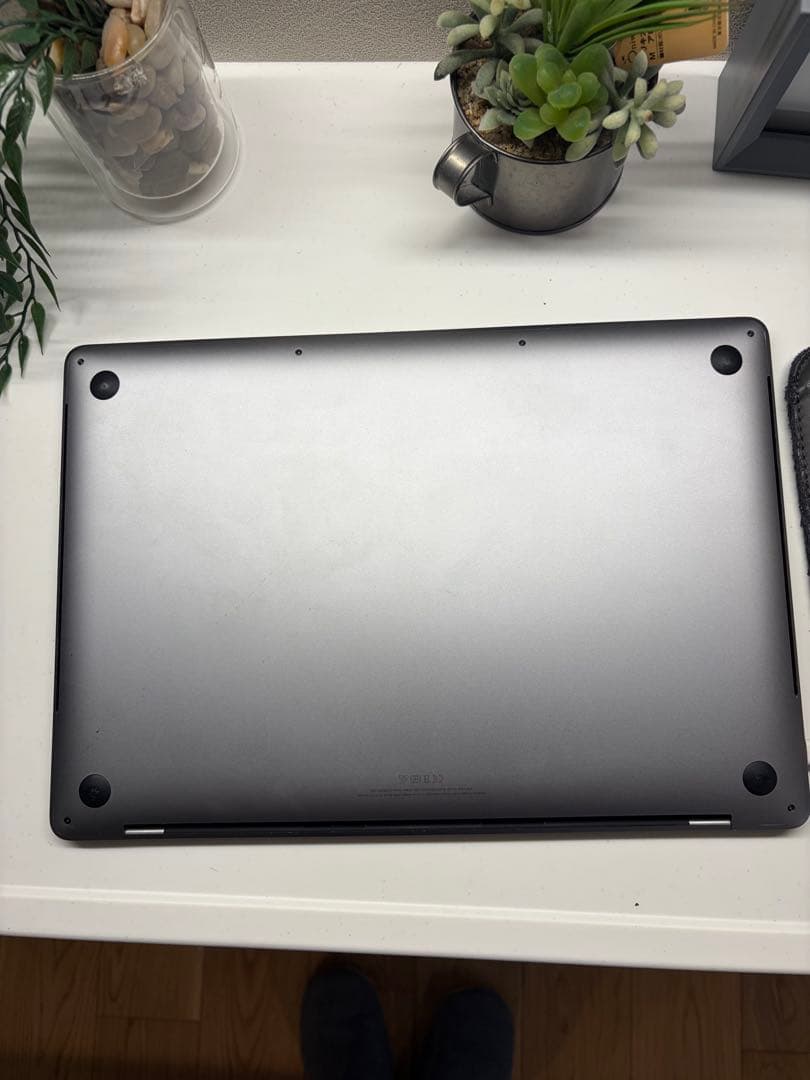 2018年MacBook Pro15インチ2.4 GHz i9 32GB RAM