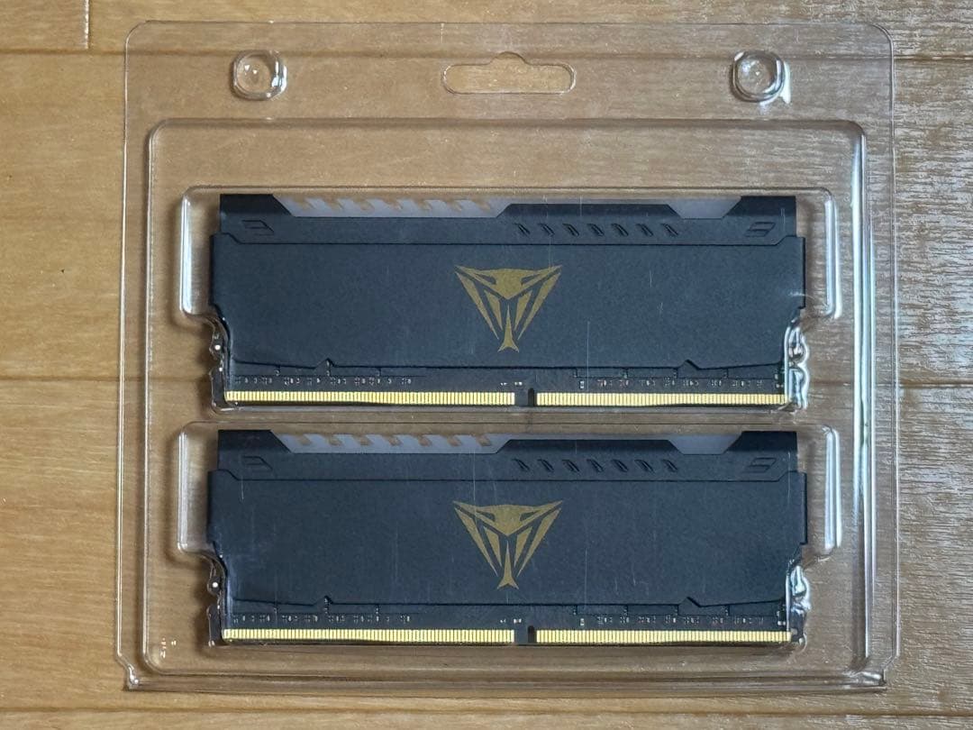 メモリー Patriot Memory Viper Steel RGB 32GB DDR4