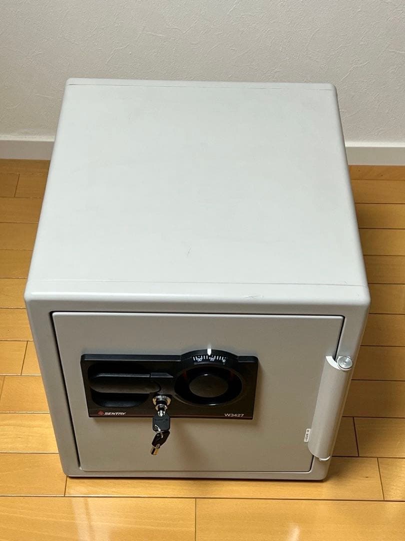 送料無料 ダイヤル式耐火金庫 SENTRY W3427 33.6L 44.9kg