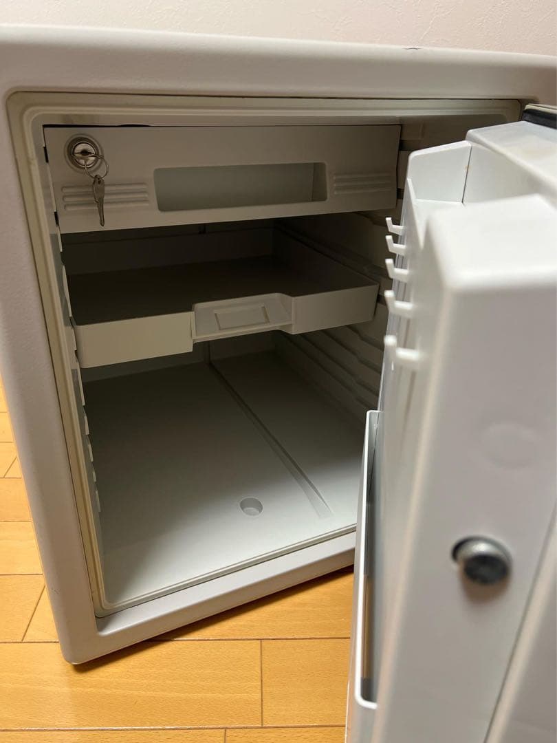 送料無料 ダイヤル式耐火金庫 SENTRY W3427 33.6L 44.9kg