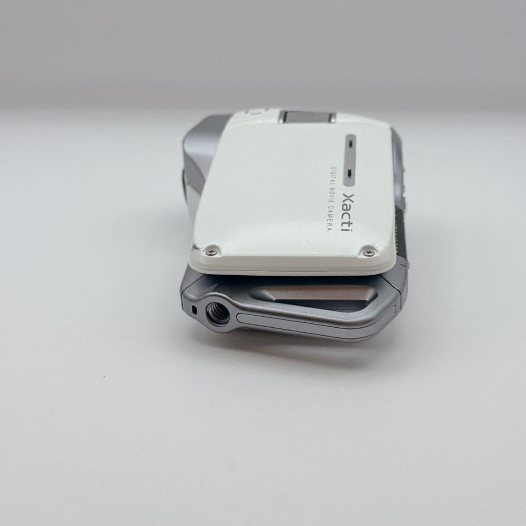 【美品】SANYO Xacti 防水デジタルムービーカメラ DMX-CG100