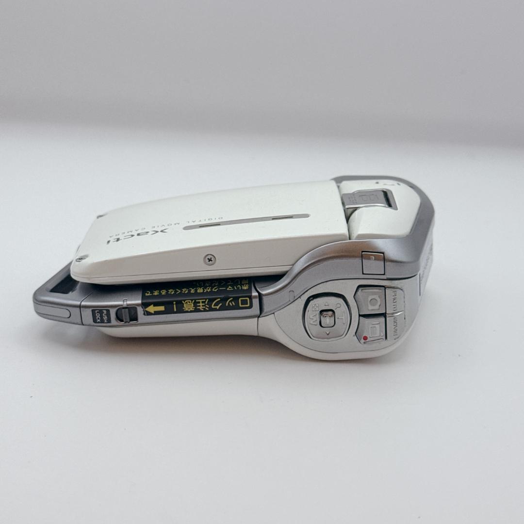 【美品】SANYO Xacti 防水デジタルムービーカメラ DMX-CG100