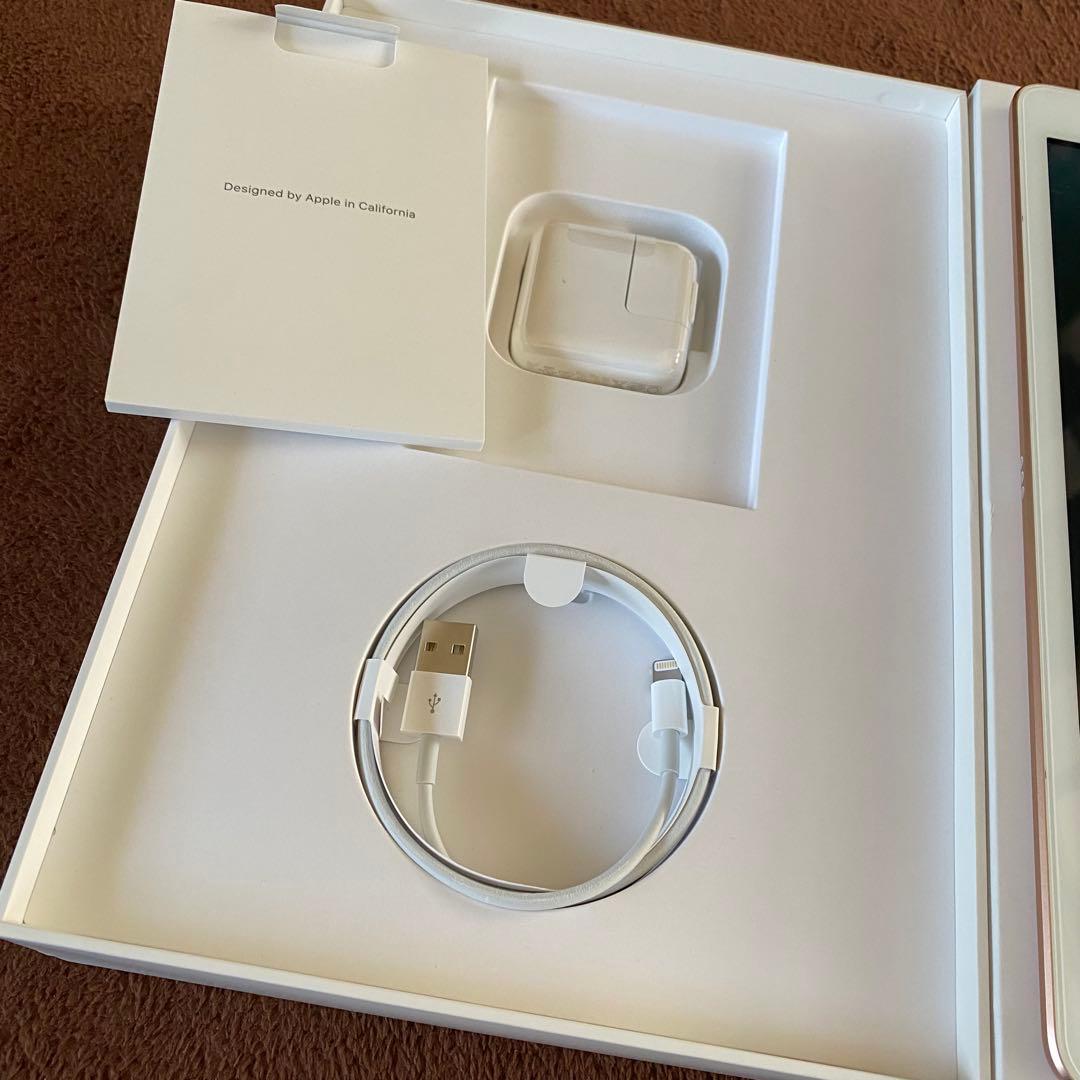 iPad　第7世代　128GB　Wi-Fi　ガラスフィルム付　充電器ケーブル新品