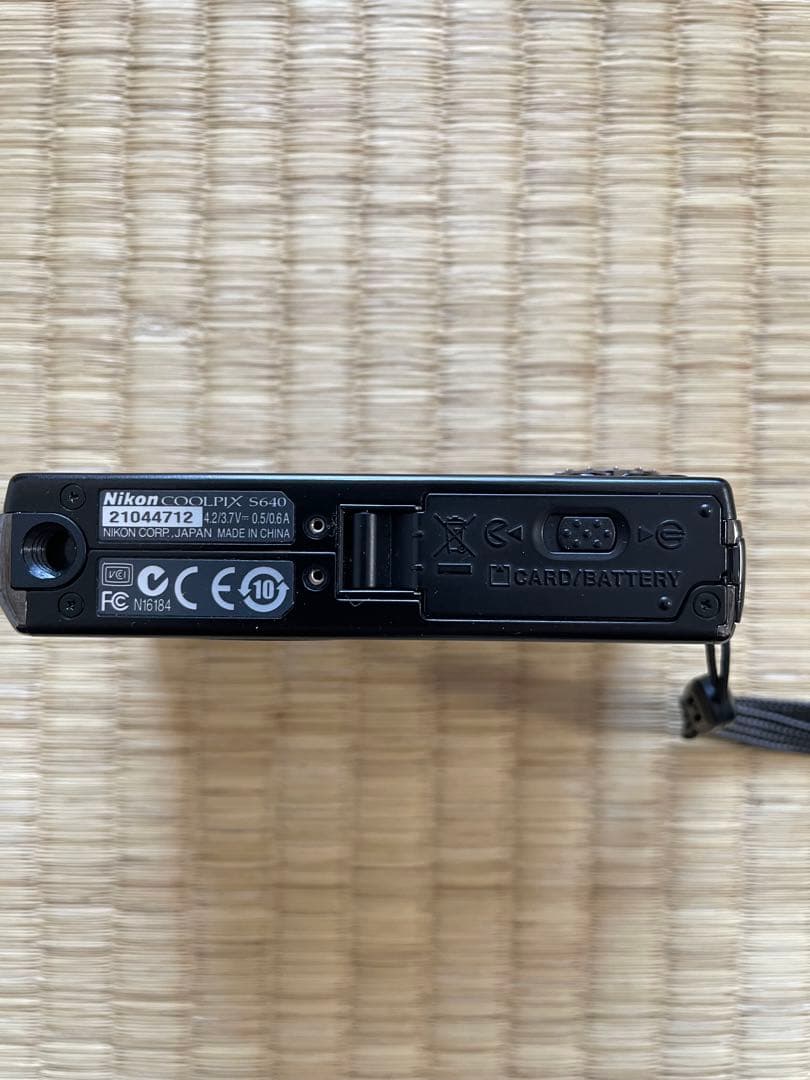 Nikon COOLPIX S640 本体と付属品