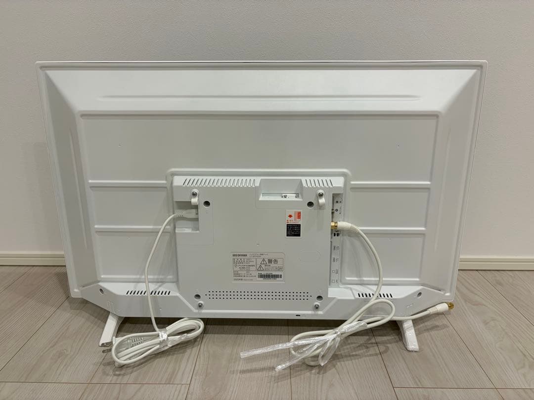 【極美品】アイリスオーヤマ　液晶テレビ　LT-32C320W　20年製白ホワイト