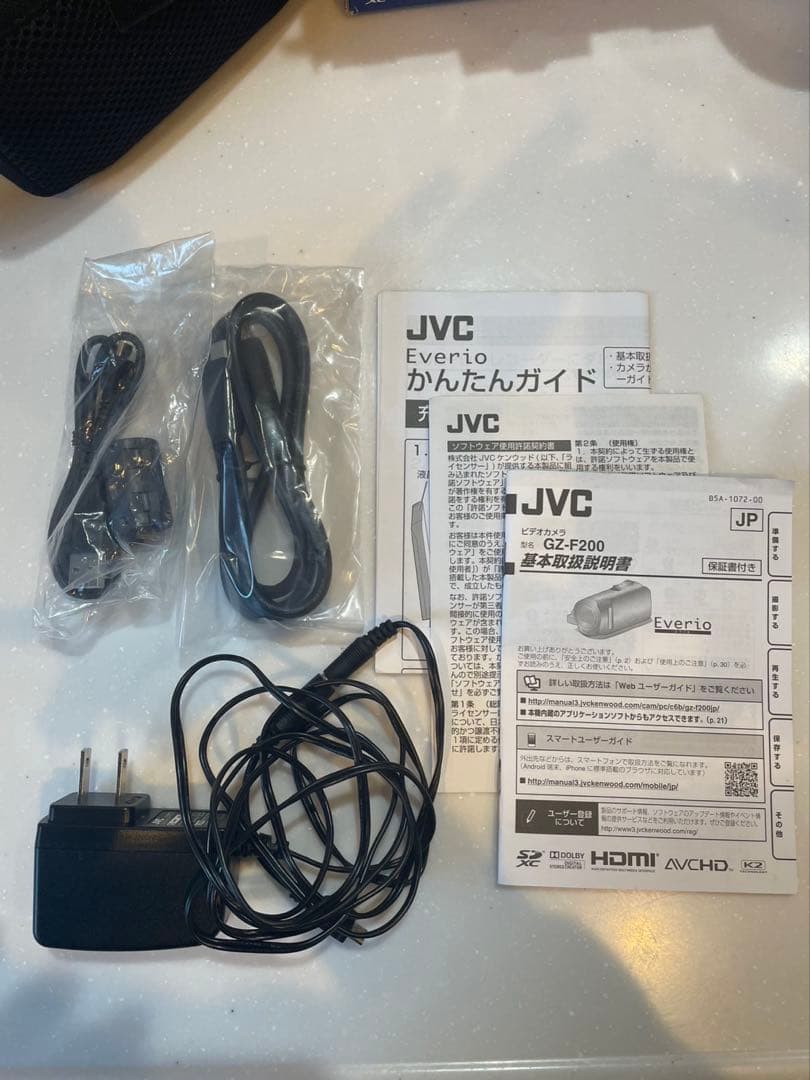 JVC Everio ビデオカメラ 本体とポーチ