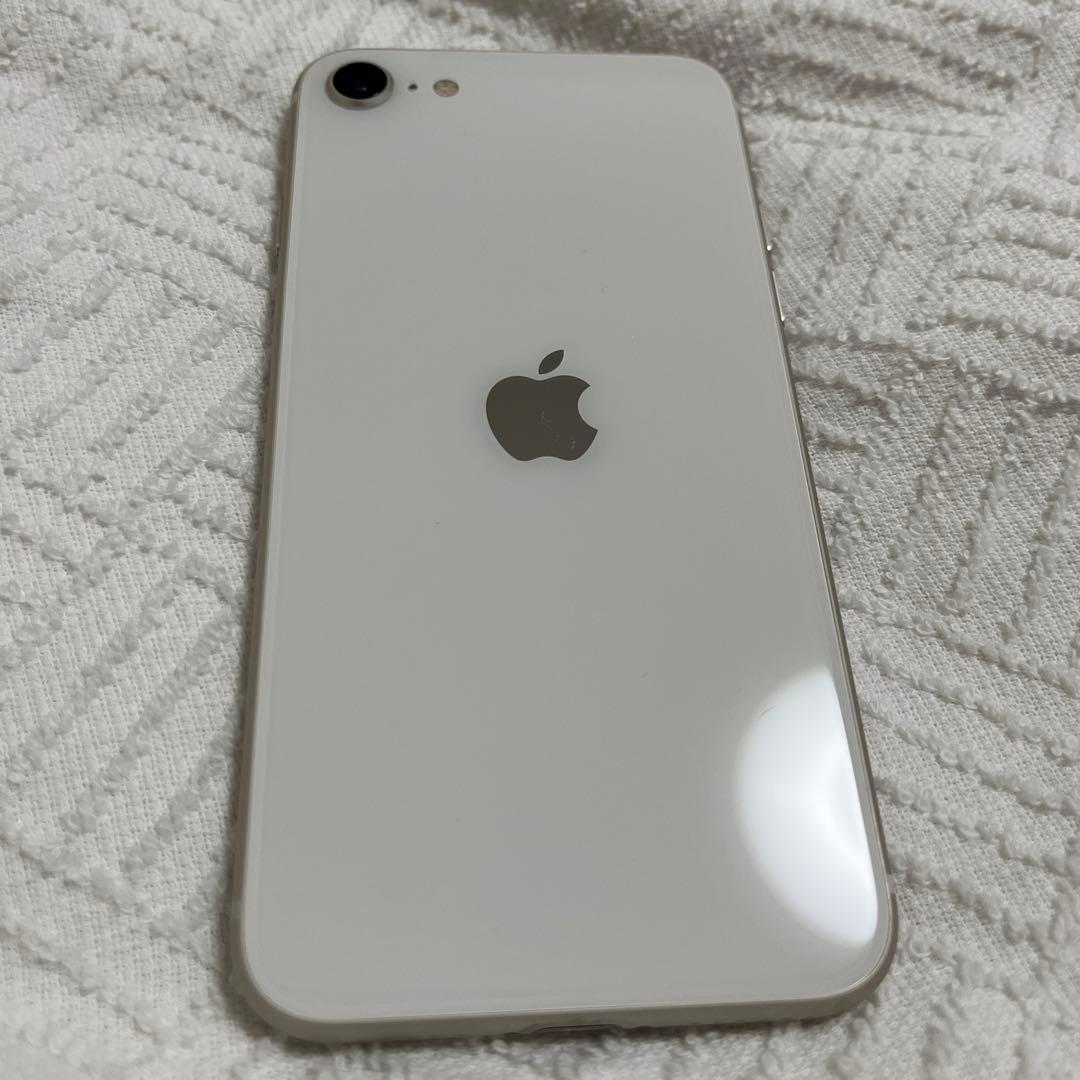 Apple iPhone SE 第3世代　スターライト