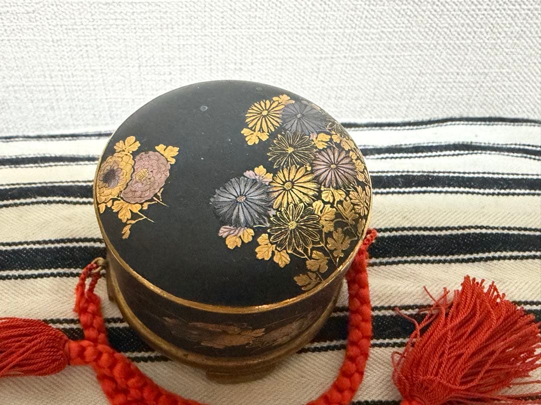 明治金工 金銀象嵌 銅地菊花紋蓋物 茶道具