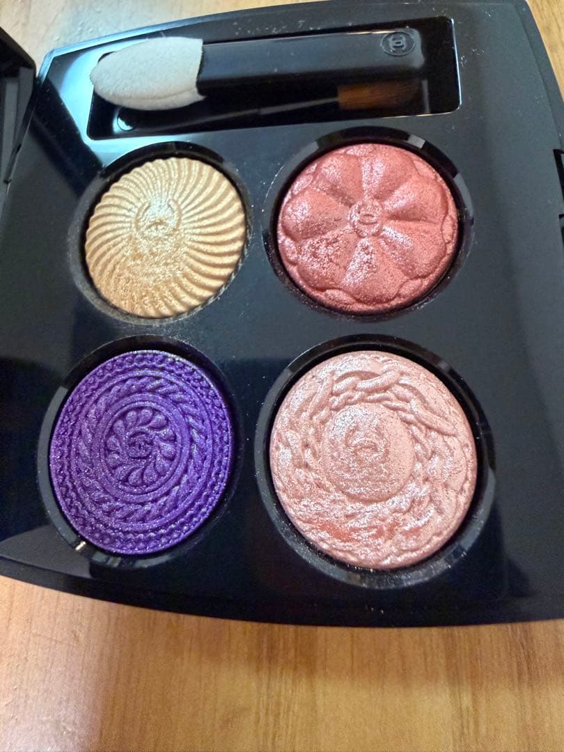 CHANEL （シャネル）レ　キャトル　オンブル　ブトン　239 ブトンバロック