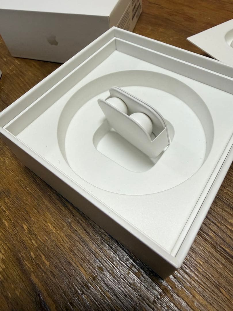 【箱付】AirPods Pro 第1世代（A2083 A2084 A2190）
