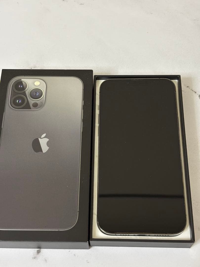 Apple iPhone 13Pro Max 256GBスペースグレー 本体