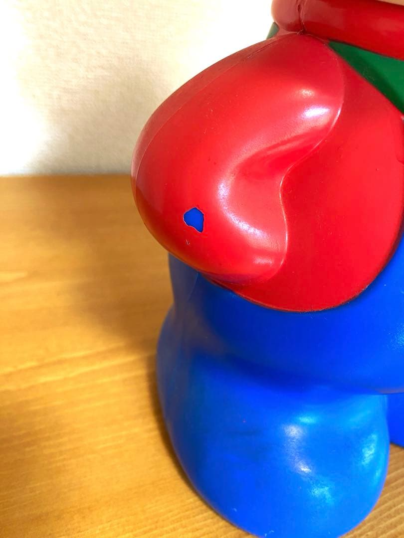 亜土ちゃんのプラスチック製の大きな貯金箱