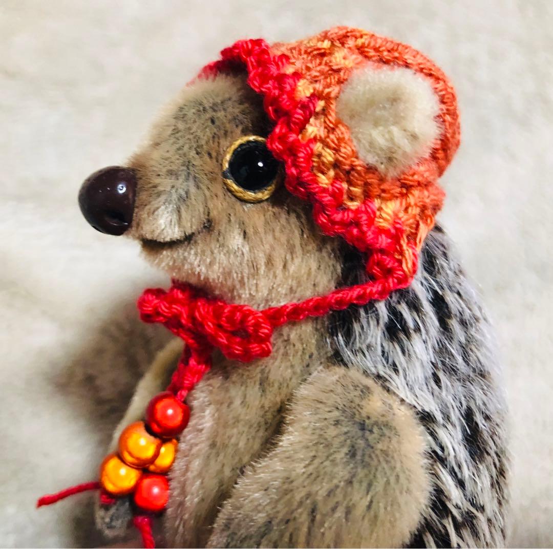 海外作家様　ハンドメイド　ぬいぐるみ　ハリネズミ　帽子付き