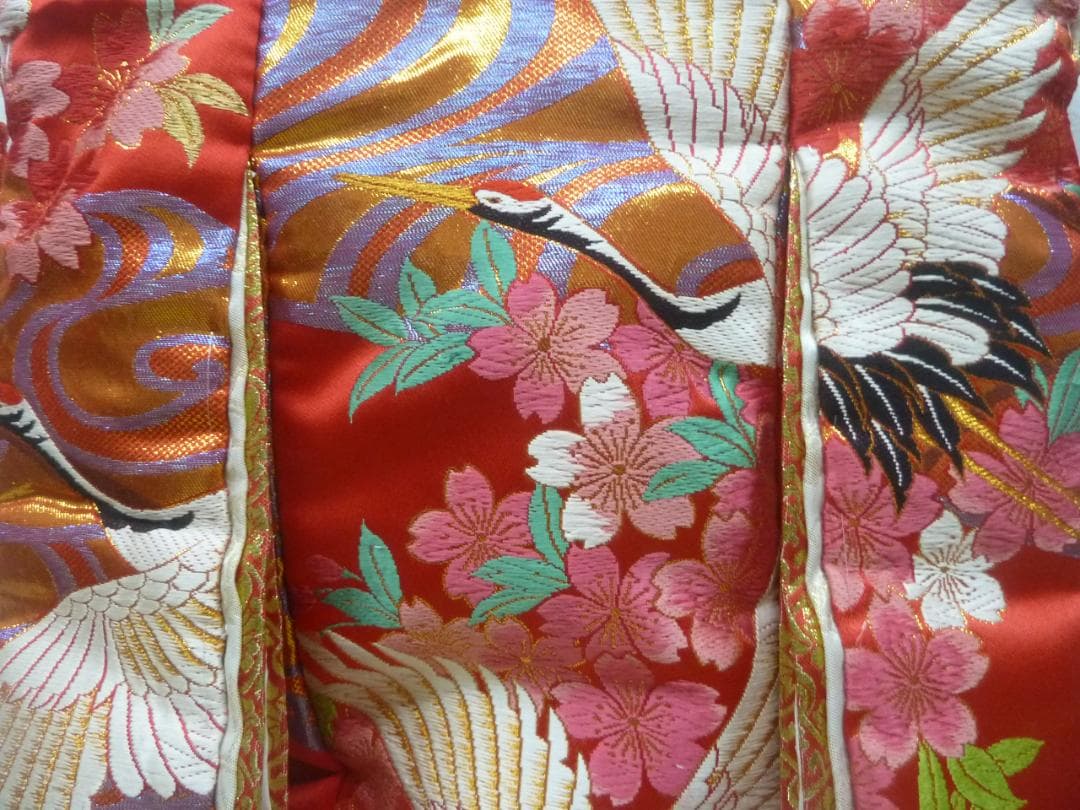 ミニチュア着物　赤地打掛　鶴/桜　34×37