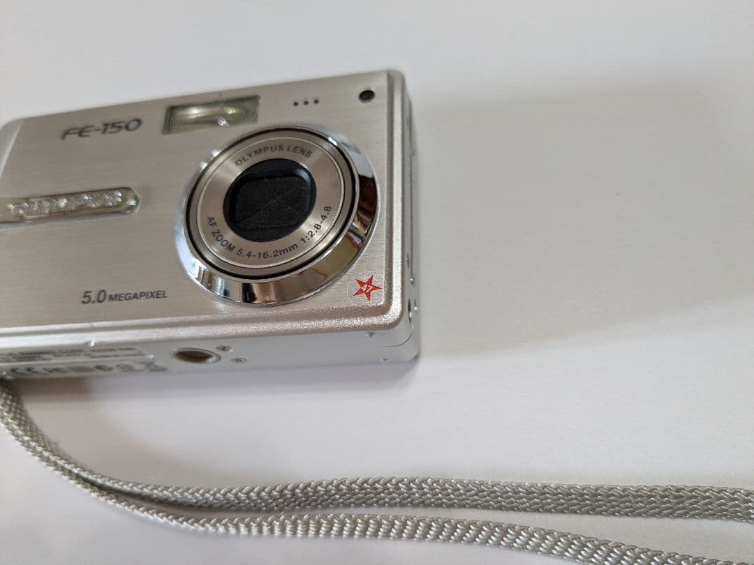 【動作品】エモい写真に！OLYMPUS FE-150 オールドコンデジ シルバー