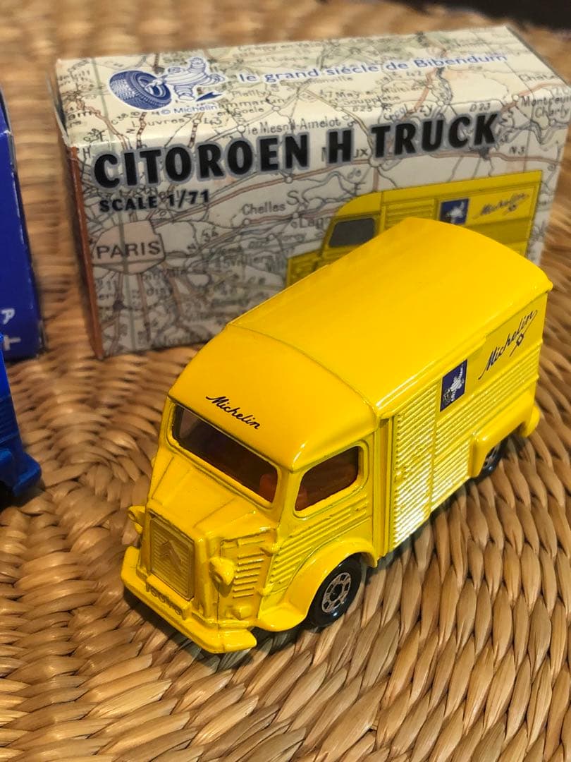 トミカ　CITOROEN H TRUCK 2台セット