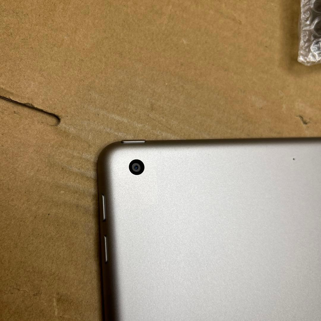 Apple iPad (第５世代) Wi-Fi 32GB