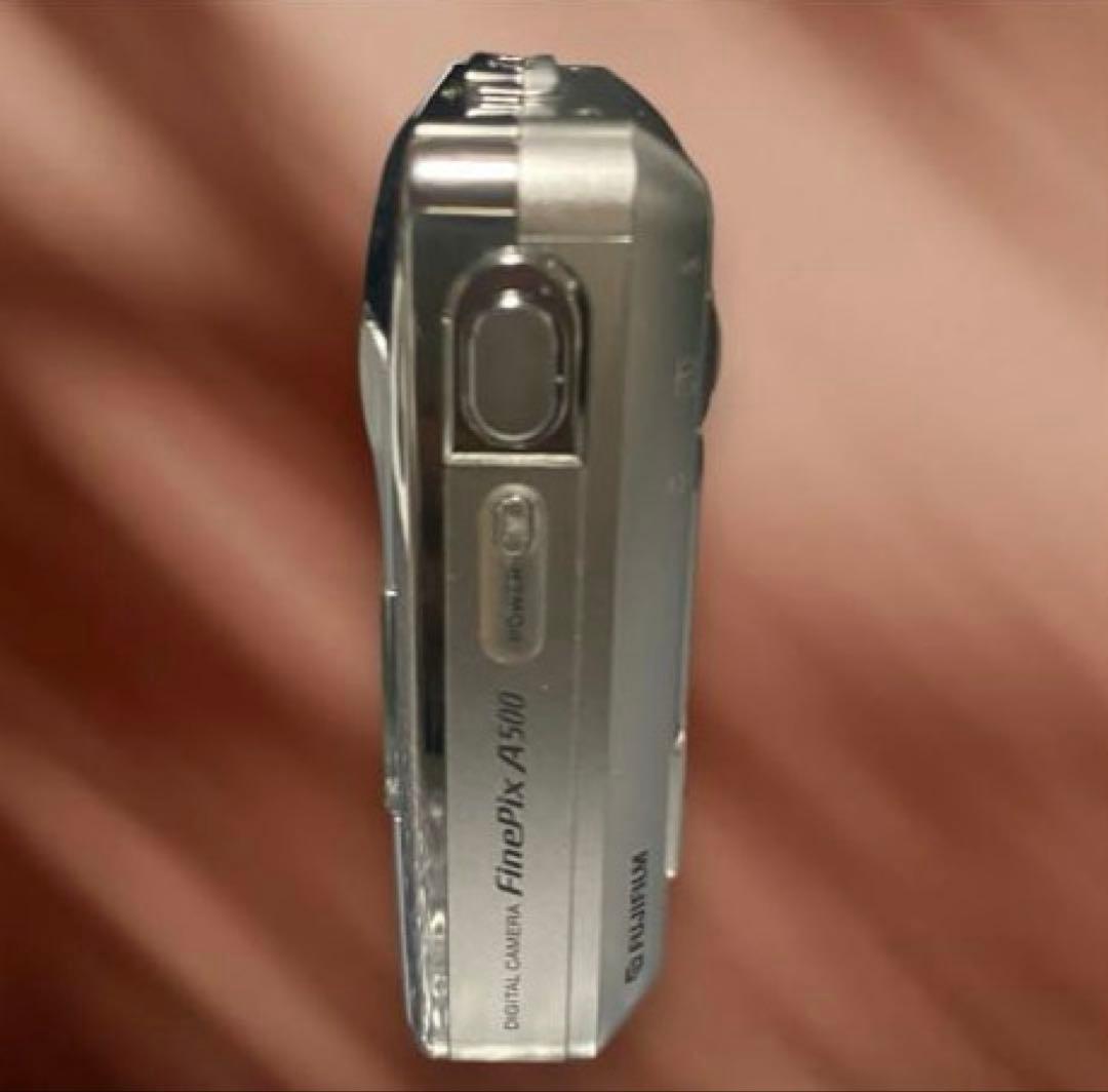 美品【FUJIFILM】FinePix A500/コンデジ乾電池駆動/付属品多数