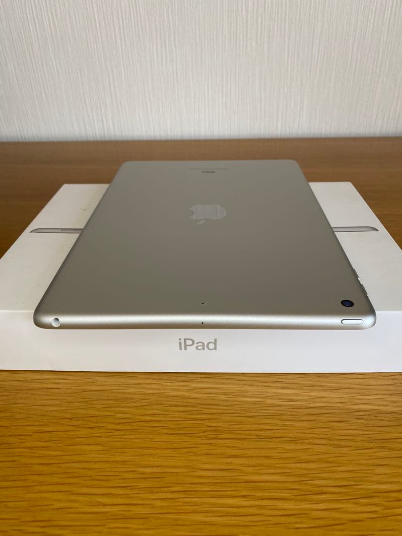 iPad第5世代　新品同様　iPad本体 電池100% 純正充電器付　Aランク