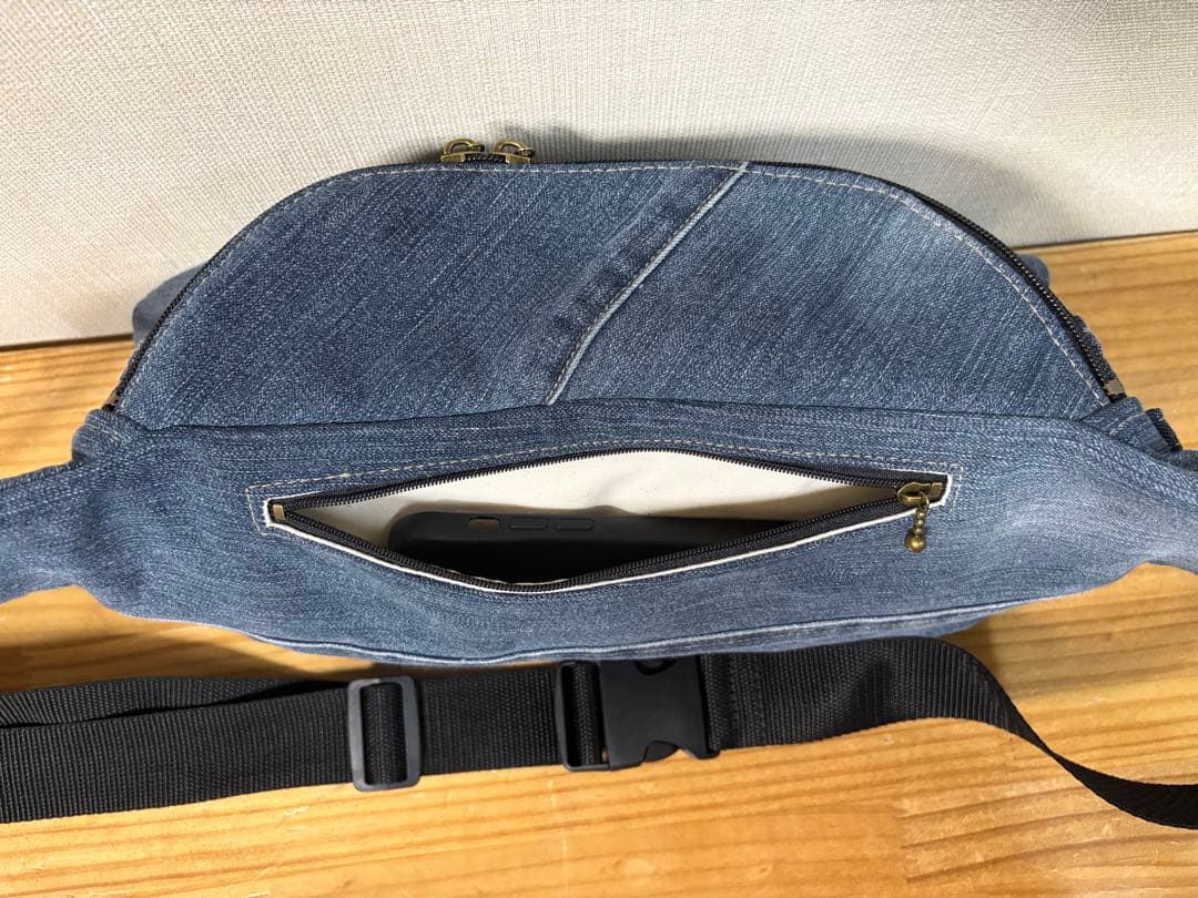 ハンドメイド　デニムリメイク　ウエストポーチ　ボディバッグ　フリル