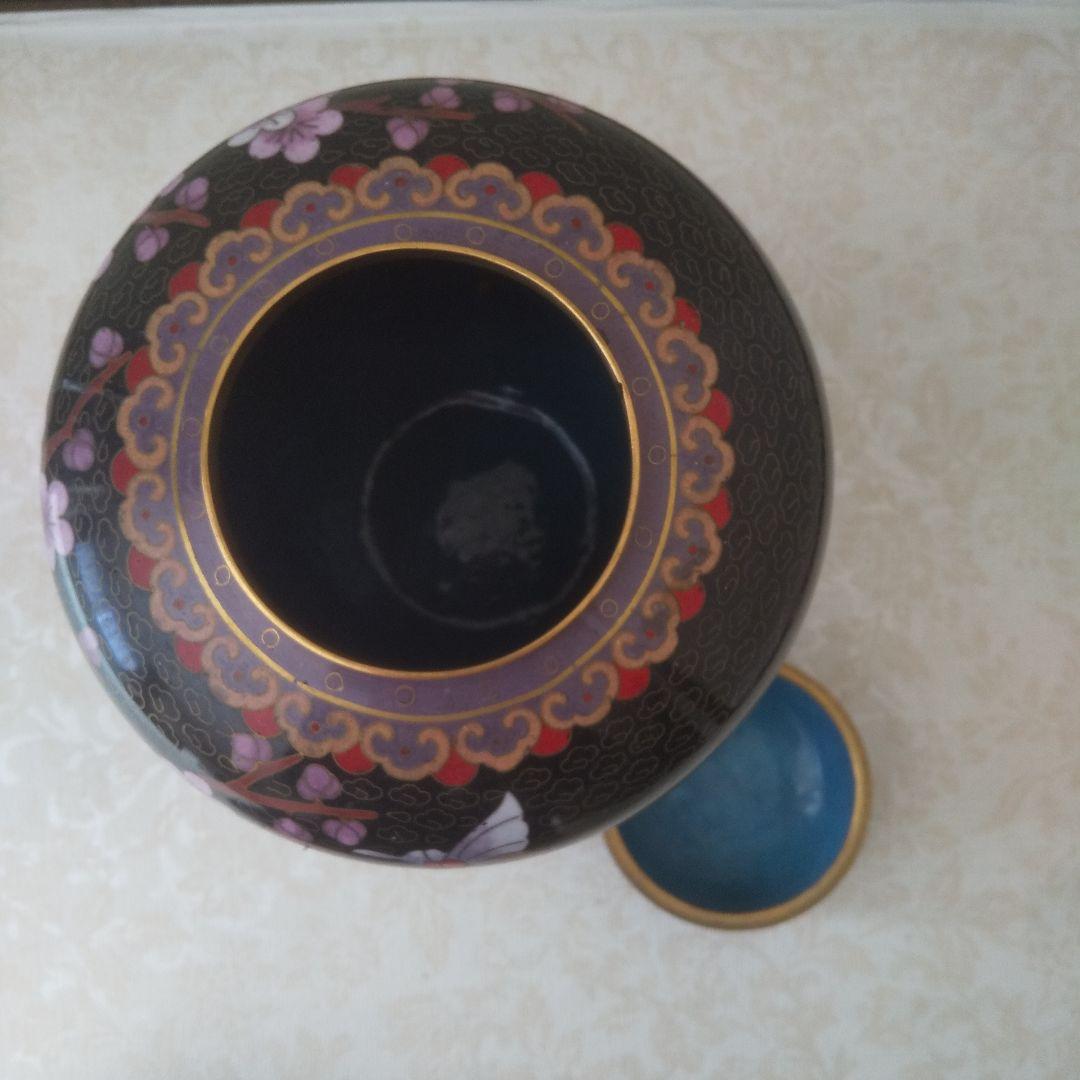 中国　桜と牡丹の装飾陶器壺