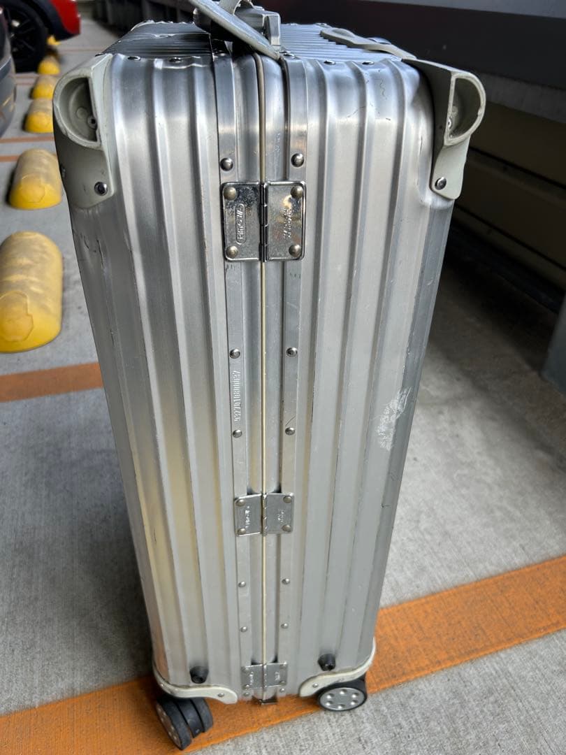 RIMOWAアルミ製シルバーキャリーケース