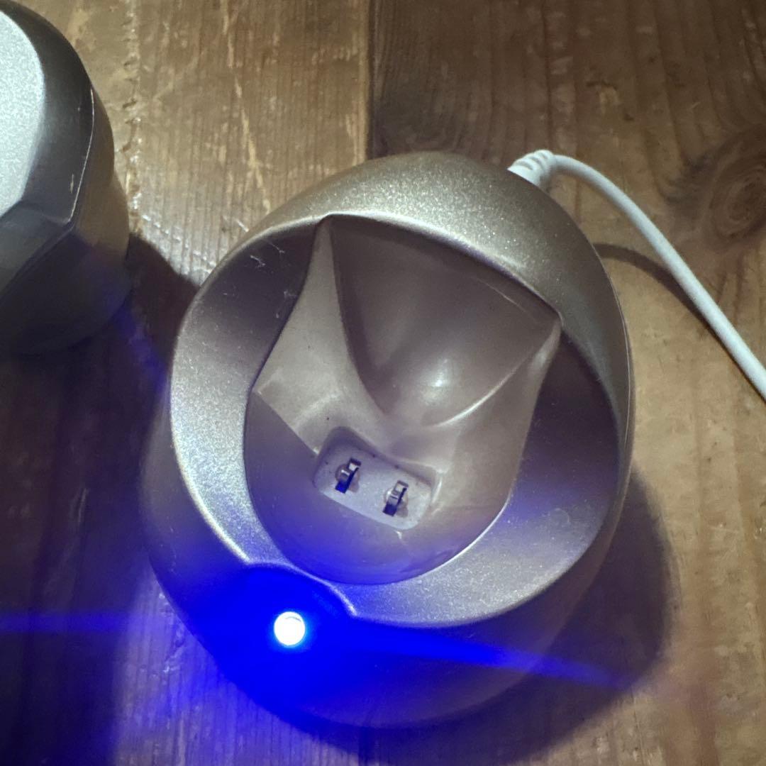 EIP PURE イーアイピー ピュア　美顔器 ハンディータイプ LED照射機能