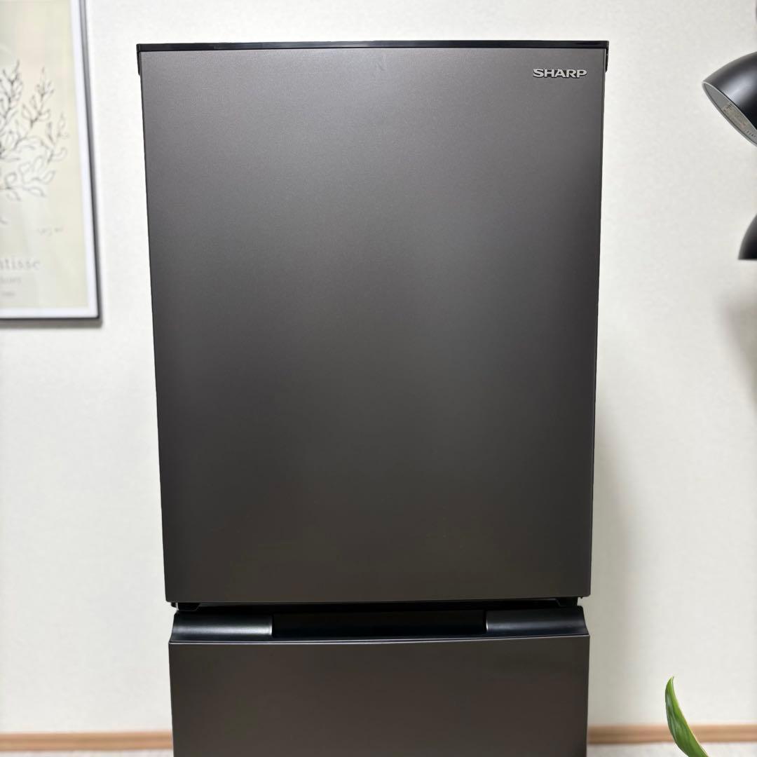 2023年製 冷蔵庫 一人暮らし 単身用 小型 3ヶ月保証付 送料無料 シャープ