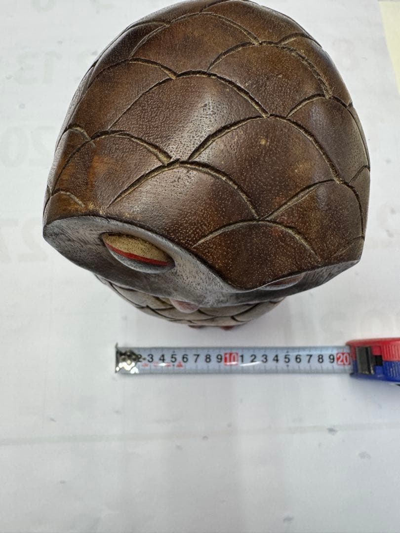 フクロウ、木工置物　高さ34cm 直径14cm