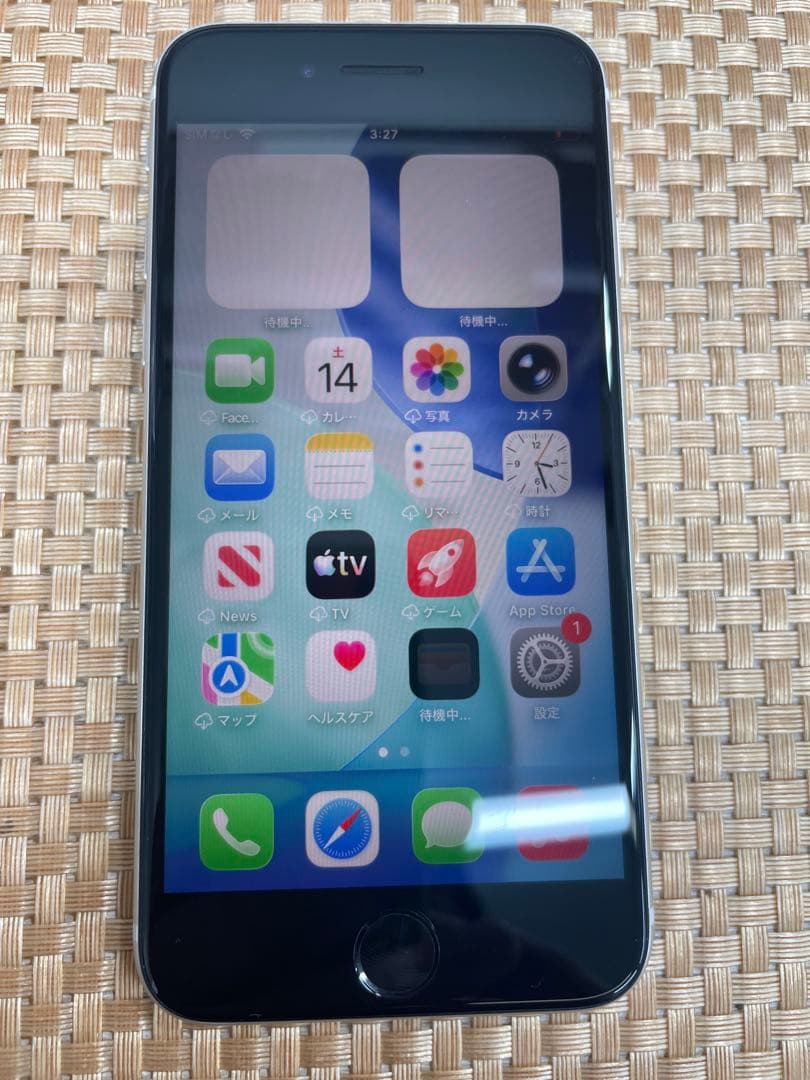 iPhone SE 第3世代 64 GB スターライトSIMフリー【4715】