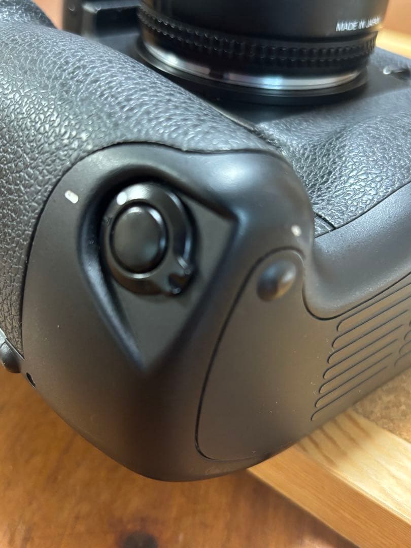 Nikon F5 一眼レフカメラ 28mmレンズ付き