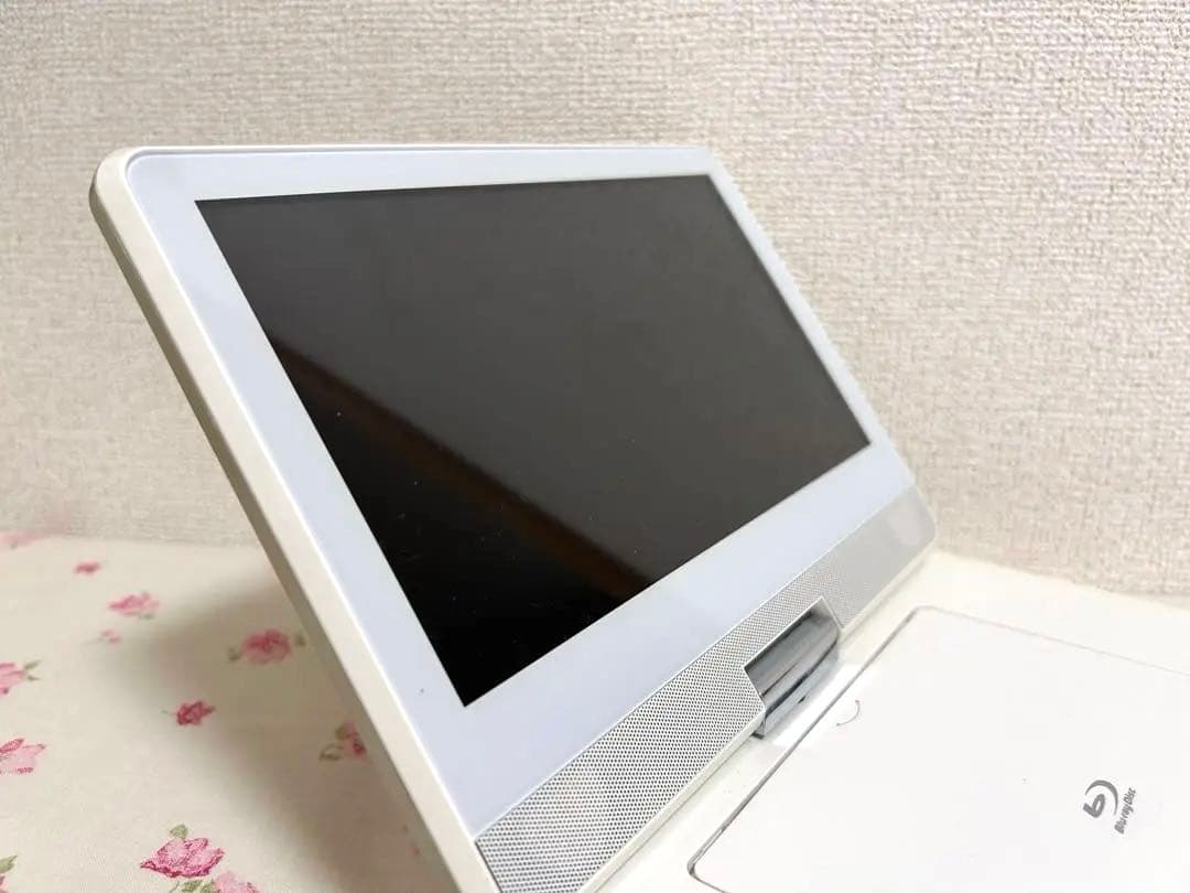 【TOSHIBA】ポータブルブルーレイディスクプレイヤー　SD-BP900S