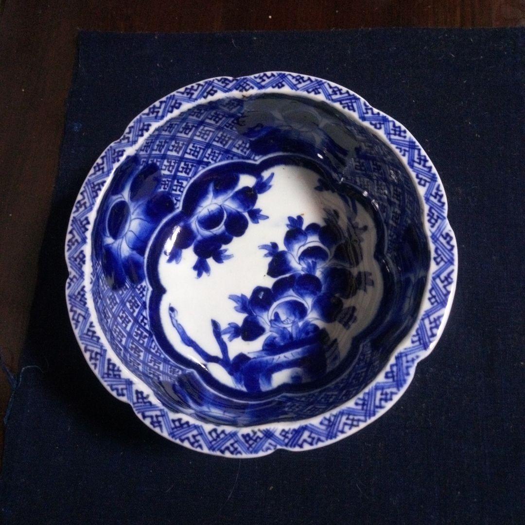 伊万里焼　ベロ藍の鉢