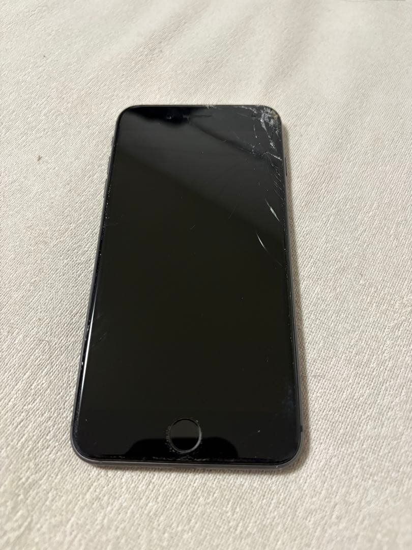 iPhone 8 Plus 64GB ( 最大容量83% )