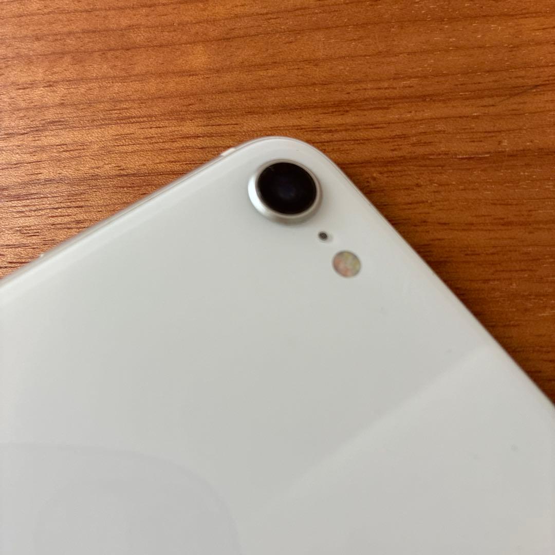 iPhone SE 第二世代 ホワイト 本体　64GB