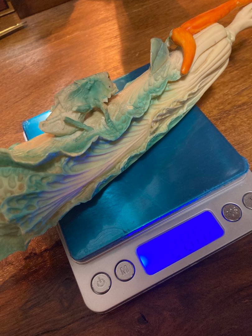 希少　野菜とバッタの装飾品