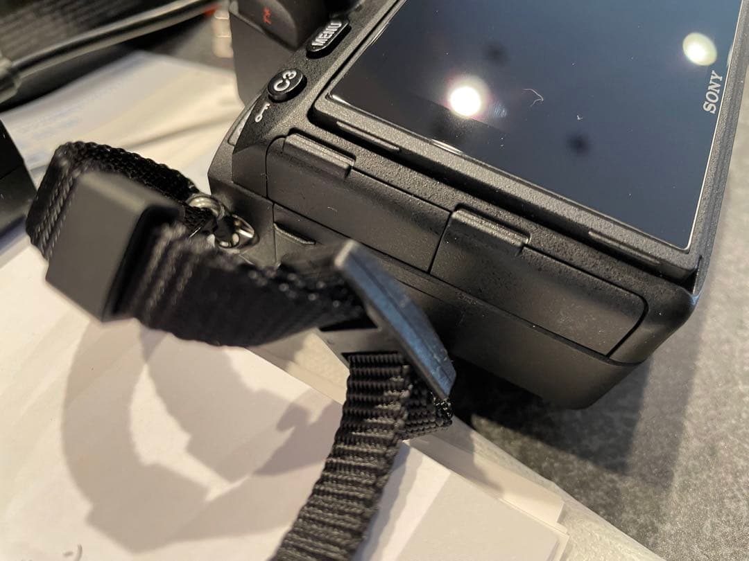【美品】SONY a7iii ソニー アルファセブンスリー　バッテリー2個付き