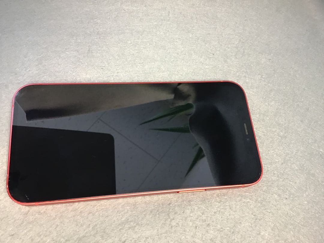 美品　国内版　SIMフリー　iPhone12 128GB レッド色