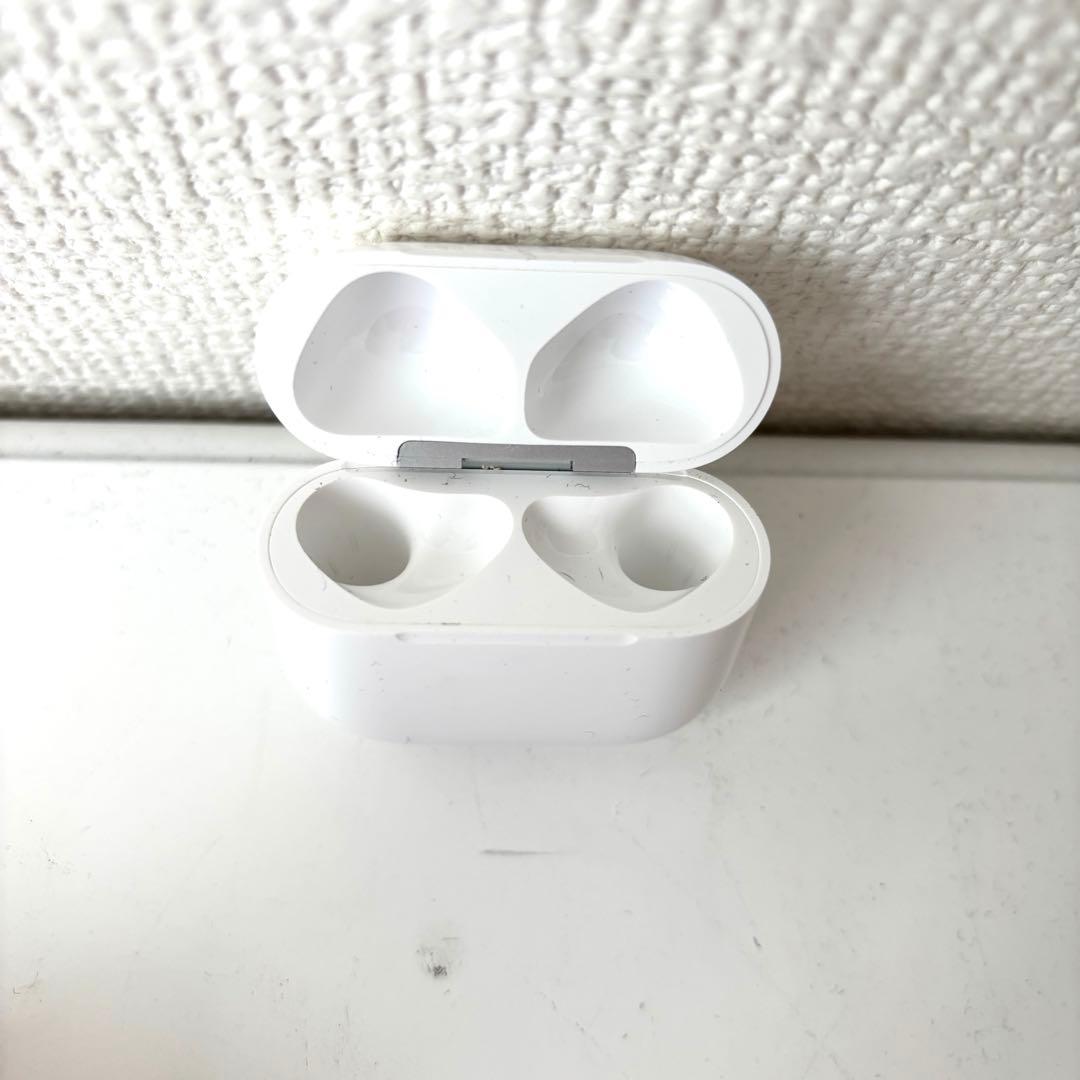 AirPods4 本体 ￥2,9800ノイズキャンセリング搭載、ケース・片耳 L