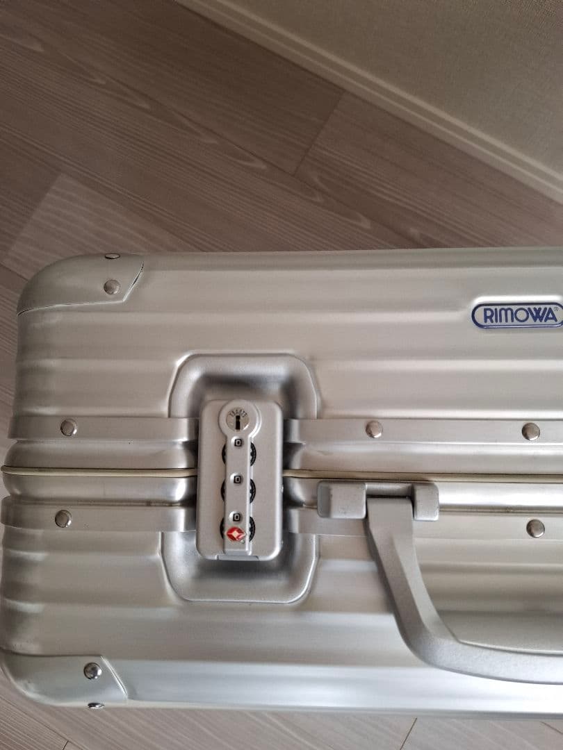 【値下げ最終】リモワ「トパーズ」48L 4輪シルバー