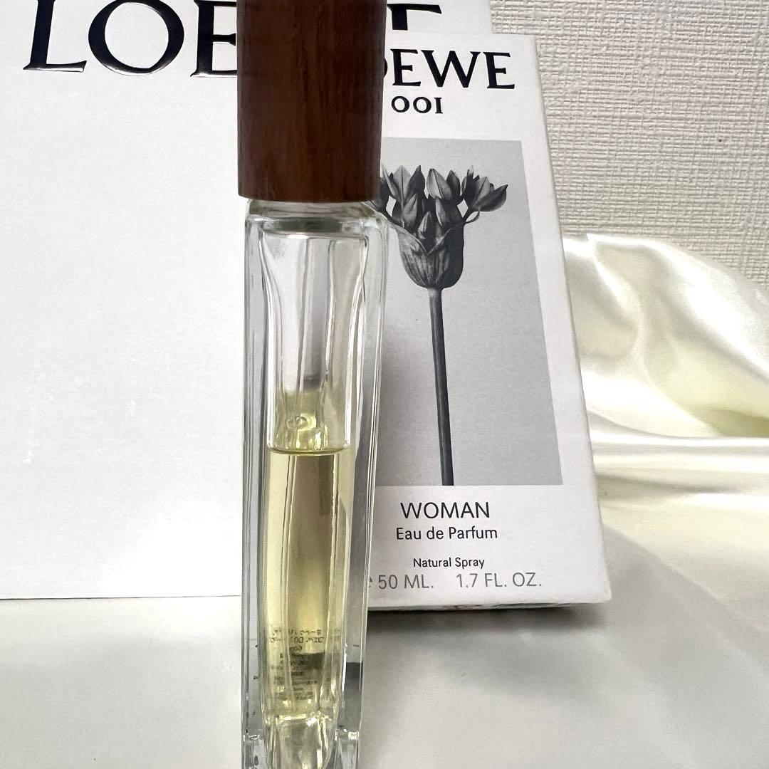 LOEWE 001 WOMAN Eau de Parfum 箱とショッパー付