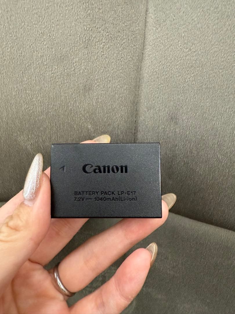 本日のみ大幅値下げ中！Canon EOS Kiss X8iデジタル一眼レフカメラ