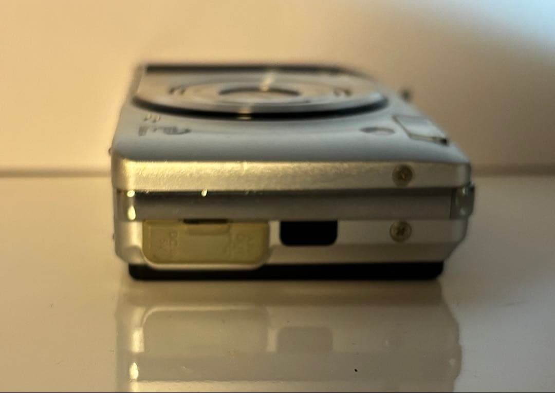 【SDカード付・付属品完備】FUJIFILM FinePix F40fd