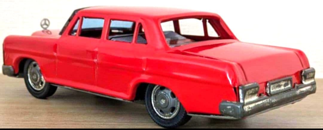 1960年代「メルセデス ベンツ250SE」ブリキカー　箱付き(市村商店製)
