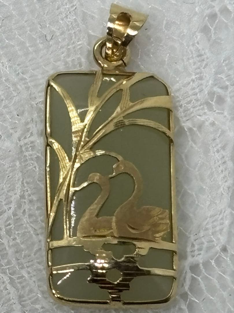 14K 彫金 白鳥彫刻 デザインペンダントネックレス　14金　天然石　スワン