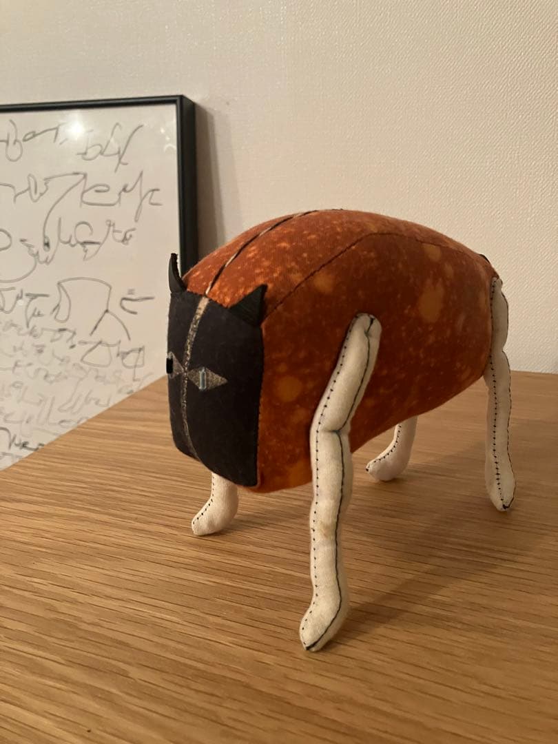 若手アーティストの動物モチーフのオブジェ